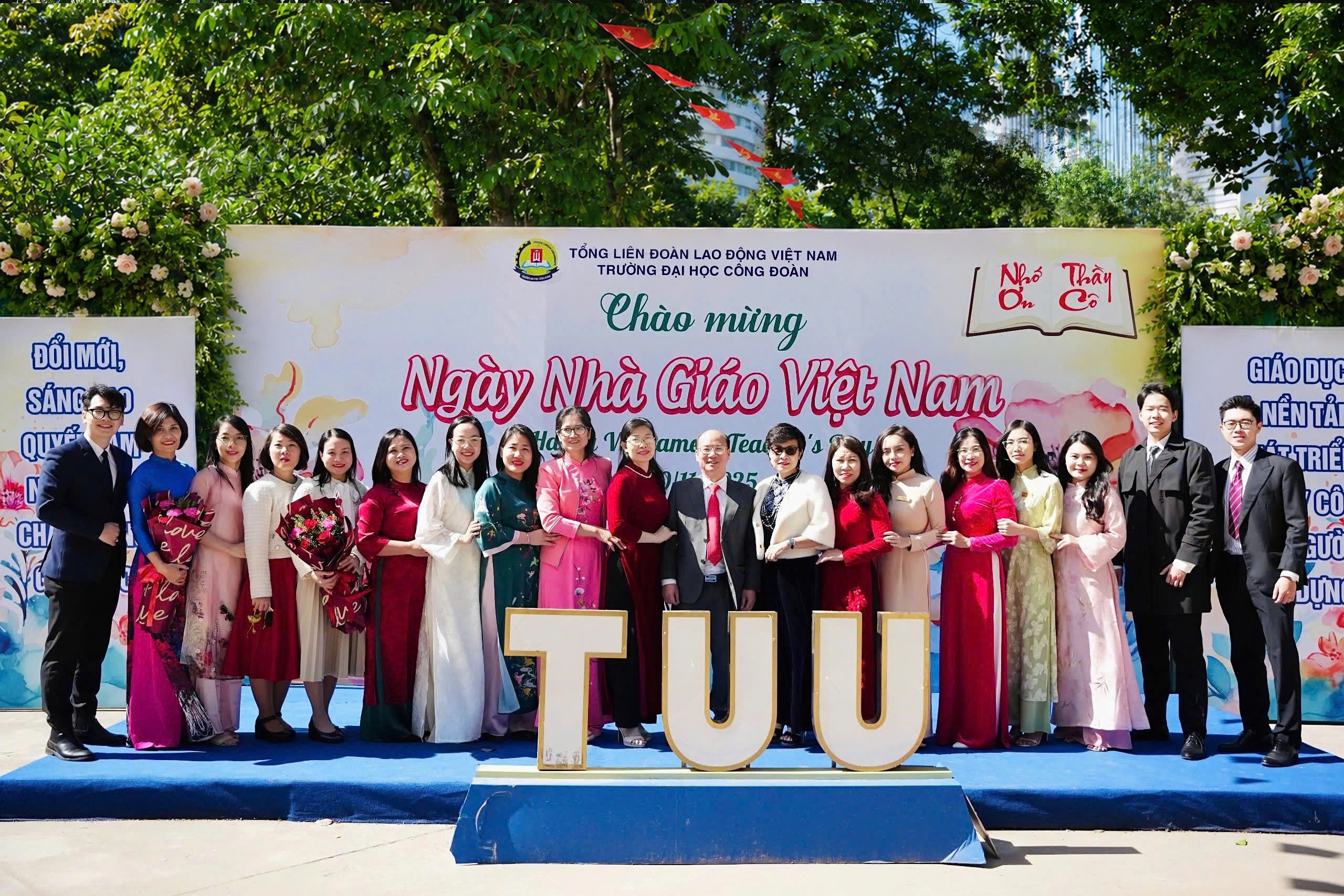 Khoa Quản trị kinh doanh
