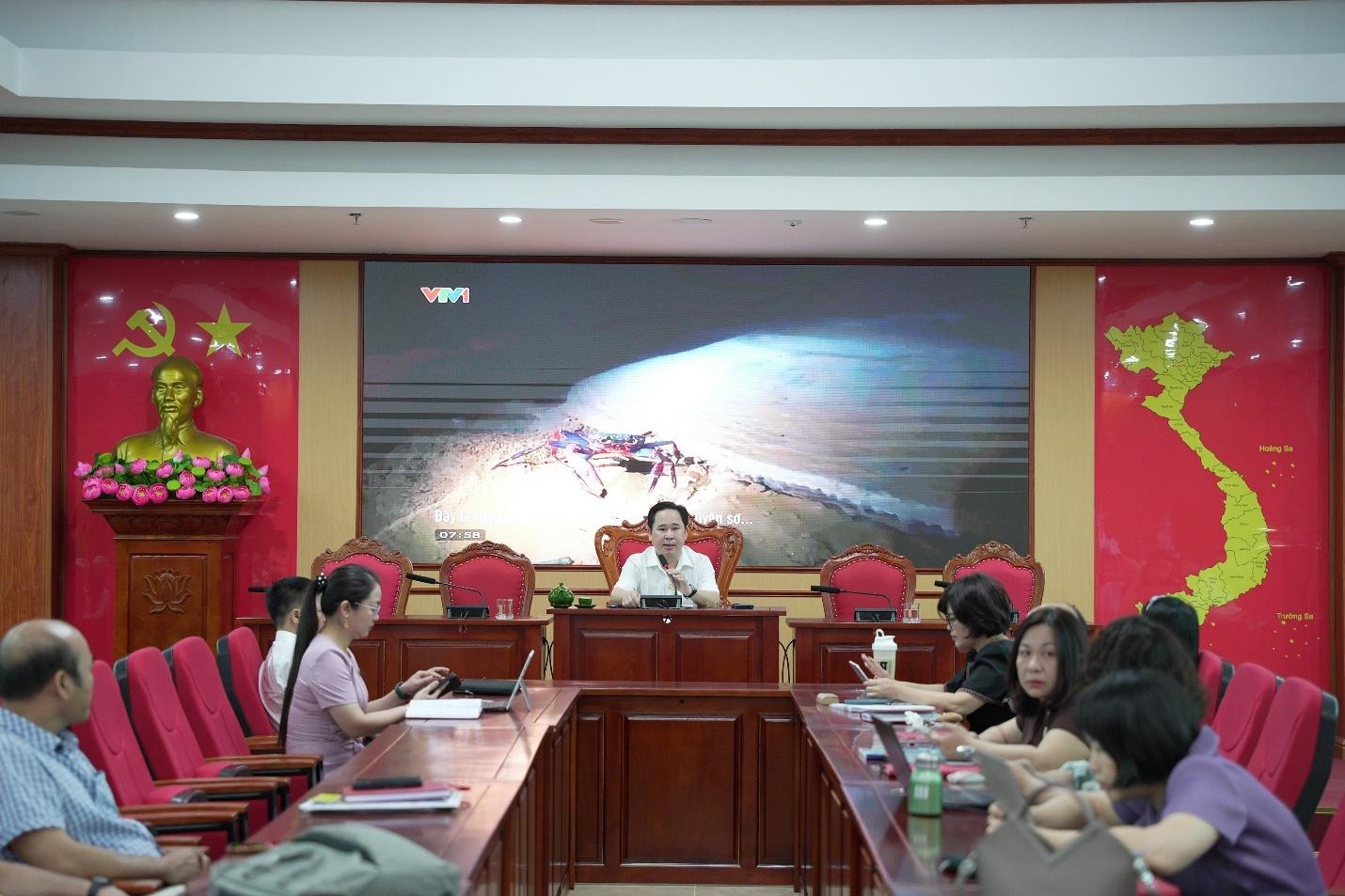 Đảng uỷ Trường Đại học Công đoàn tổ chức điểm cầu tiếp sóng Hội nghị toàn quốc học tập, quán triệt Nghị quyết số 10 ngày 08 tháng 6 năm 2026 của Bộ chính trị về phát triển kinh tế có vốn đầu tư nước ngoài