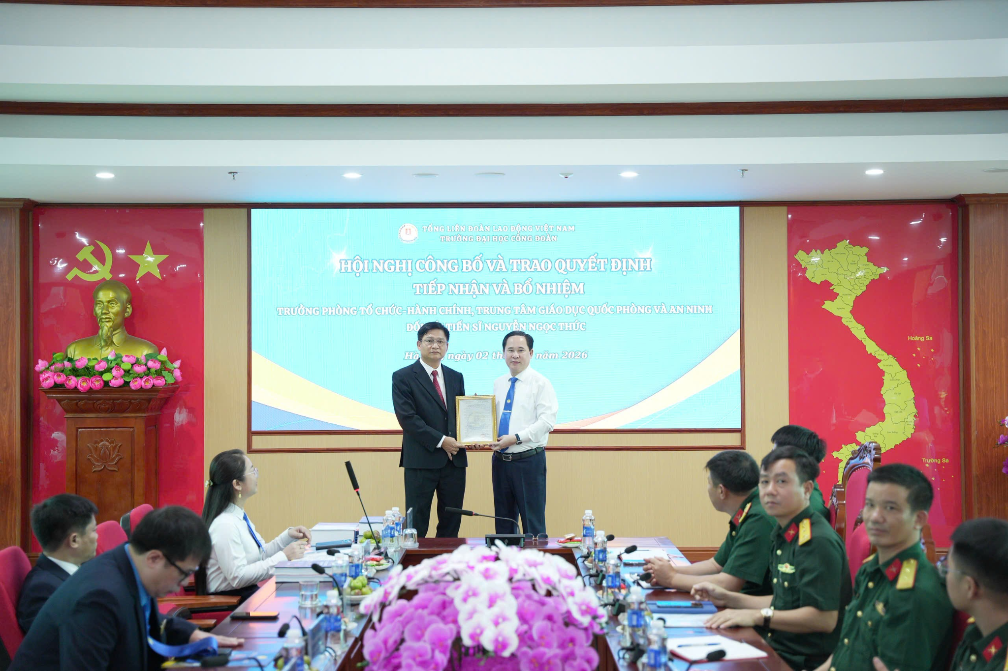 Hội nghị công bố và trao Quyết định tiếp nhận, bổ nhiệm Trưởng phòng Tổ chức - Hành chính, Trung tâm Giáo dục quốc phòng và An ninh
